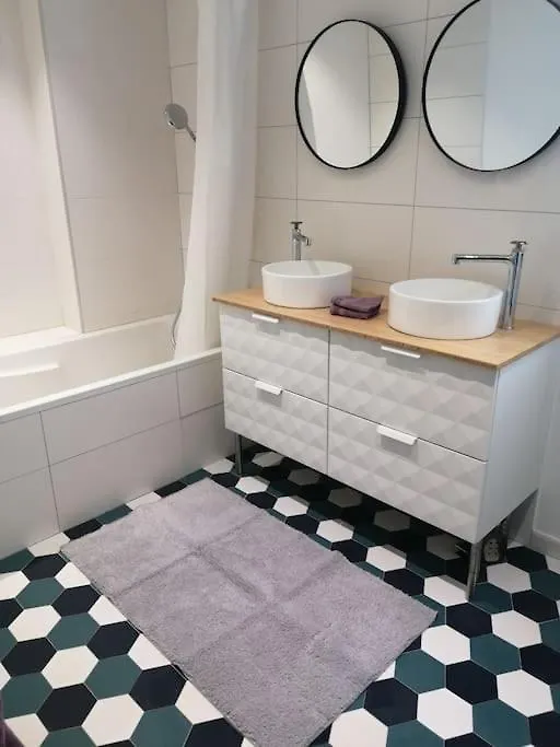 Villa Avec Piscine Dans Quartier Residentiel Cucuron